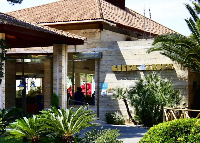 Garden Aparthotel 4*